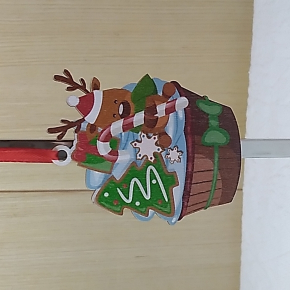 Bucherry Reindeer Cupcake Christmas Ornament Wooden - Picture 2 of 6